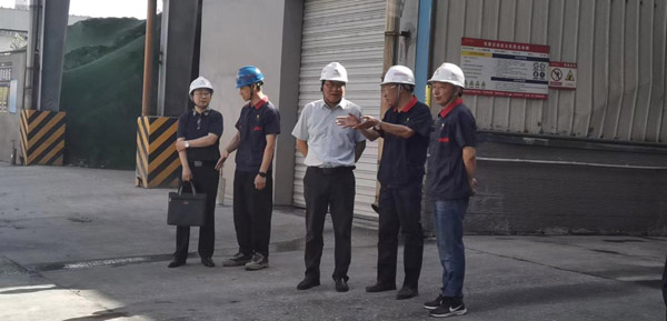 集團(tuán)公司黨委委員、股份公司黨委書(shū)記、總經(jīng)理蔣培進(jìn)到建材公司調(diào)...